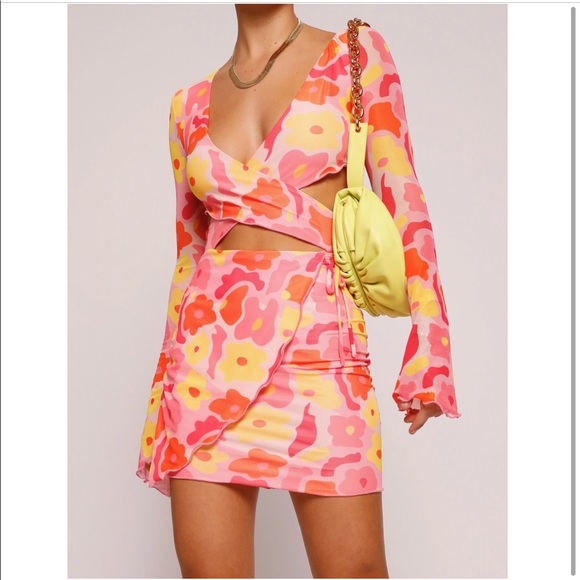 Tiger Mist Dresses & Skirts - Tigermist floral cut out dress